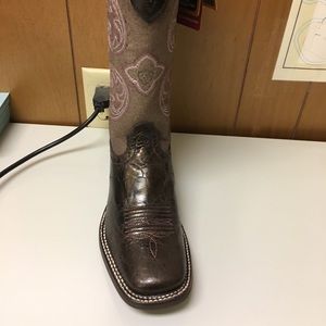 Ladies Brand New Ariat Boots